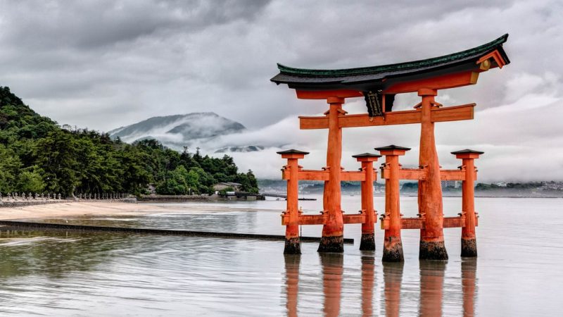 Foto salah satu landmark Jepang selain gunung fuji yang terkenal, diambil dari google